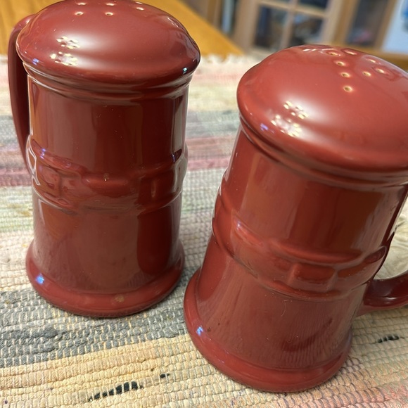 Longaberger Pottery Woven Traditions Stovetop Salt & Pepper Shakers in Paprika - Picture 4 of 5